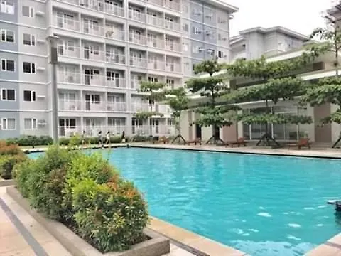 Trees Residences Fairview 1br With Balc Pool View Aparthotel